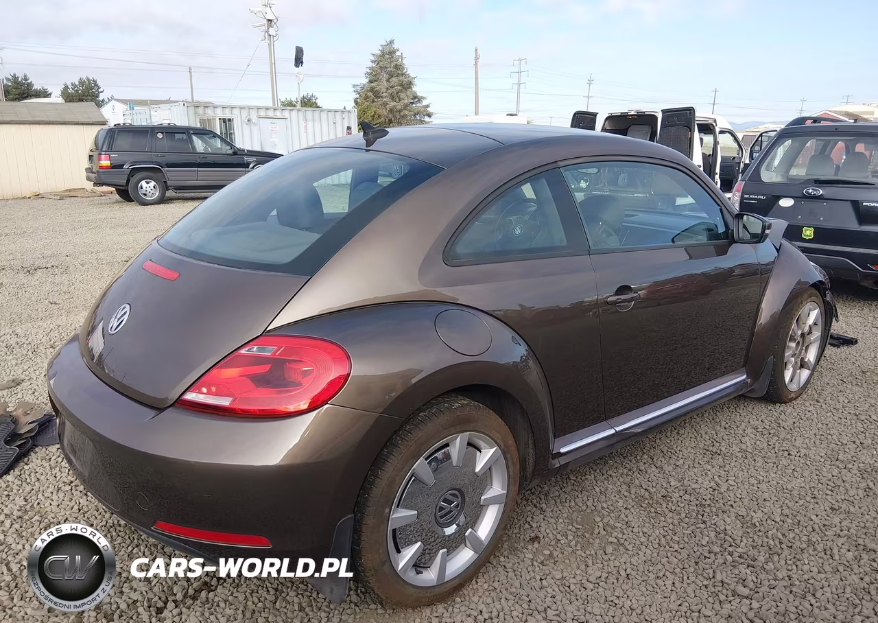 2012 Volkswagen Beetle 2.5L VIN:3VWJP7AT8CM660982 - 4