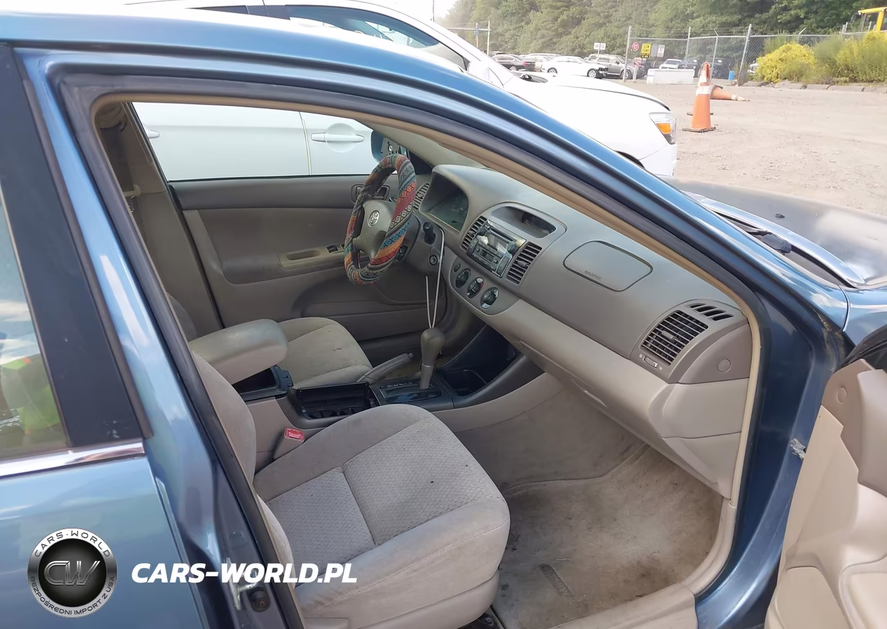 2004 Toyota Camry Le VIN:4T1BE32K74U902875 - 5