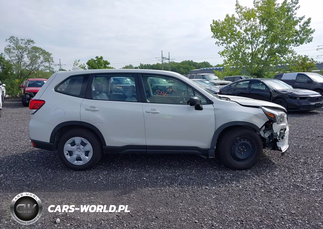 2022 Subaru Forester VIN:JF2SKAAC0NH472114 - 13