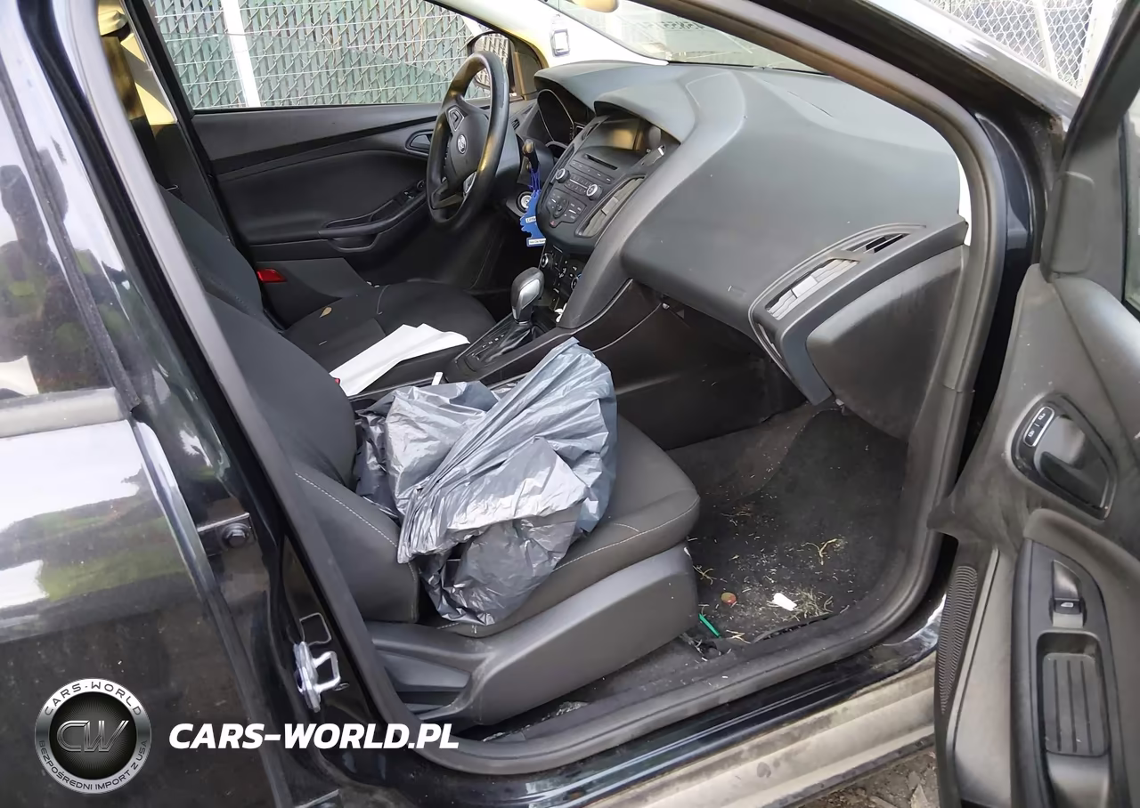 2015 Ford Focus S VIN:1FADP3E25FL377929 - 5