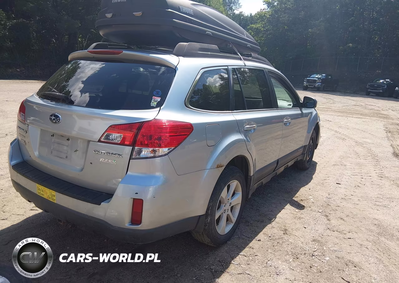 2013 Subaru Outback 2.5I Premium VIN:4S4BRBCC5D3304263 - 4