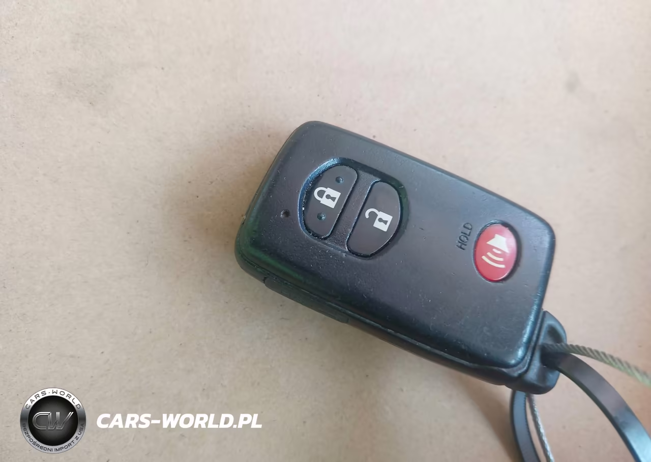 2013 Toyota Prius Two VIN:JTDKN3DU5D5557830 - 10