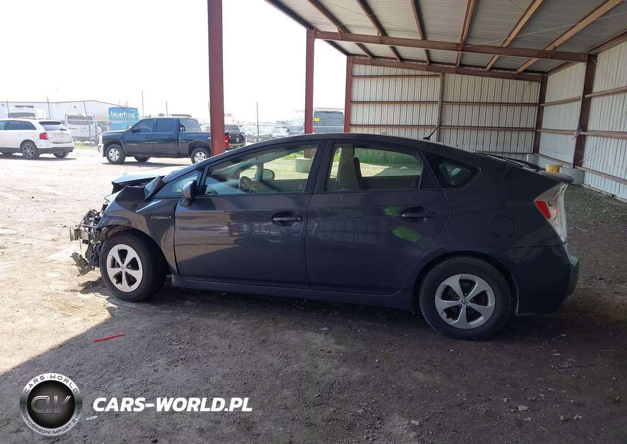 2013 Toyota Prius Two VIN:JTDKN3DU5D5557830 - 13