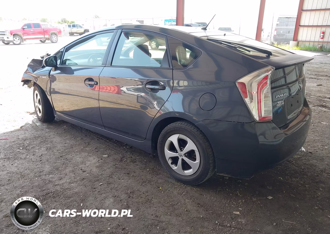 2013 Toyota Prius Two VIN:JTDKN3DU5D5557830 - 3