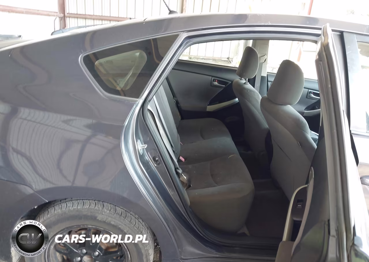 2013 Toyota Prius Two VIN:JTDKN3DU5D5557830 - 7