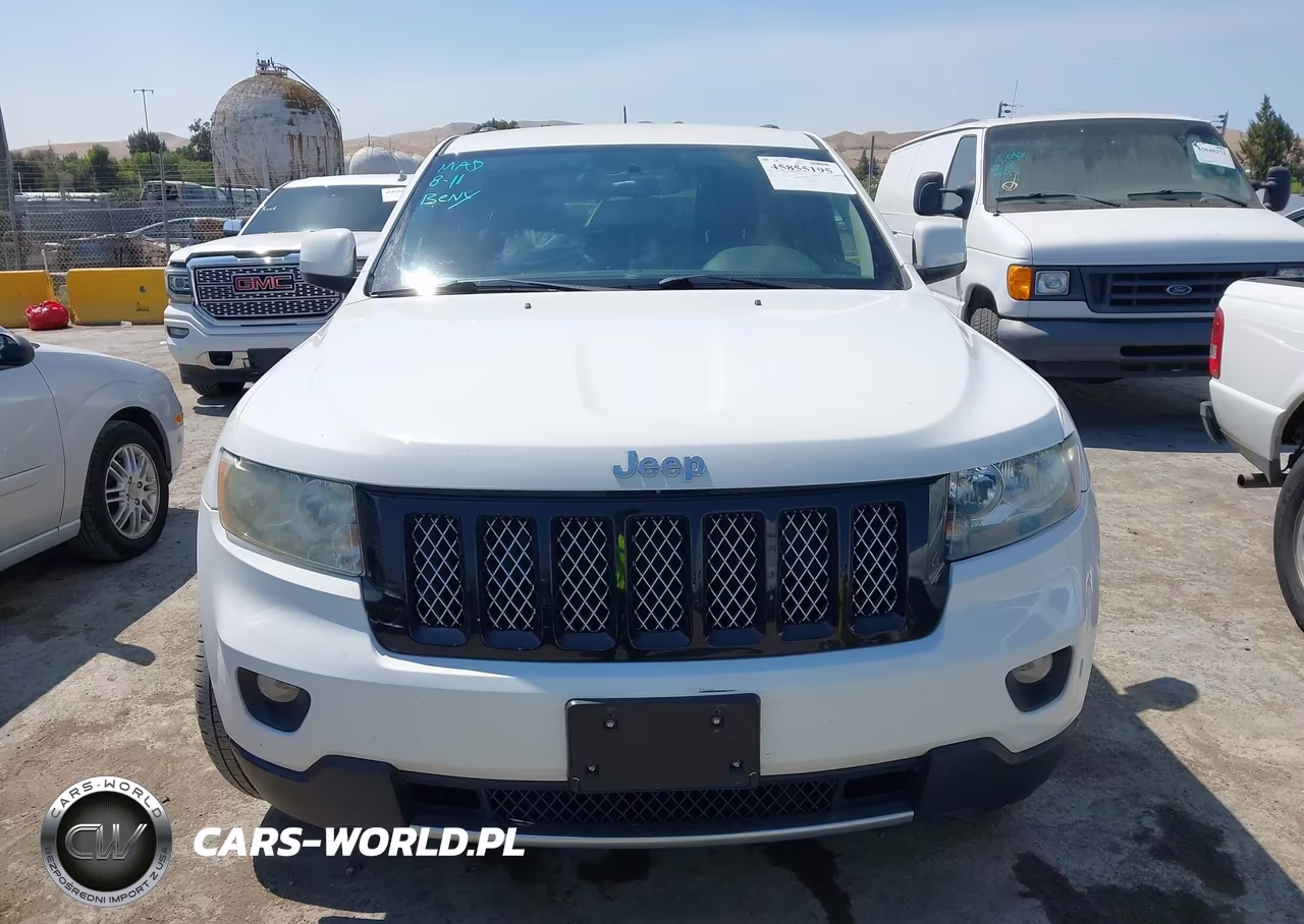 2013 Jeep Grand Cherokee Laredo Altitude VIN:1C4RJFAT3DC562110 - 12