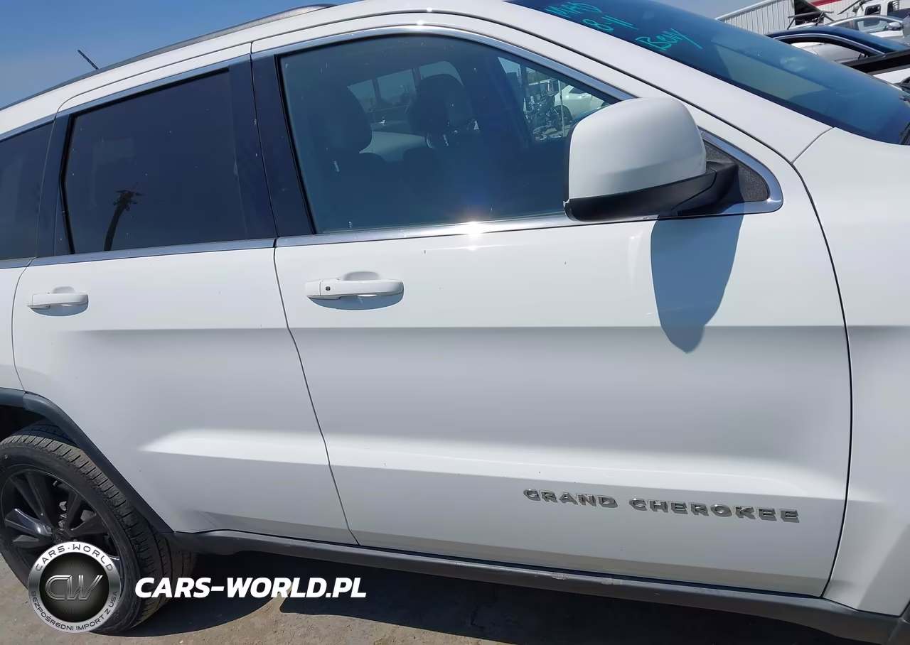 2013 Jeep Grand Cherokee Laredo Altitude VIN:1C4RJFAT3DC562110 - 13