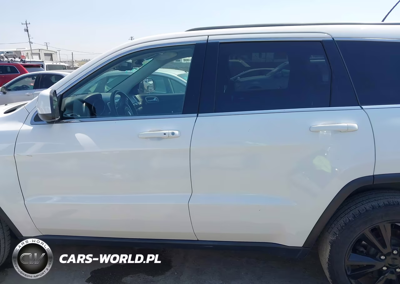 2013 Jeep Grand Cherokee Laredo Altitude VIN:1C4RJFAT3DC562110 - 14