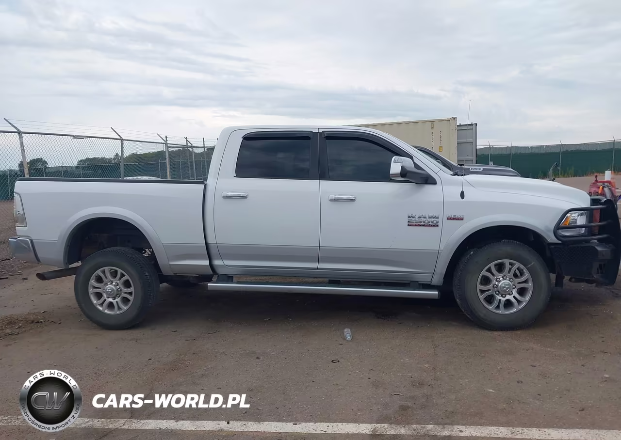2017 Ram 2500 Laramie 4X4 6'4 Box VIN:3C6UR5FJ7HG532221 - 13