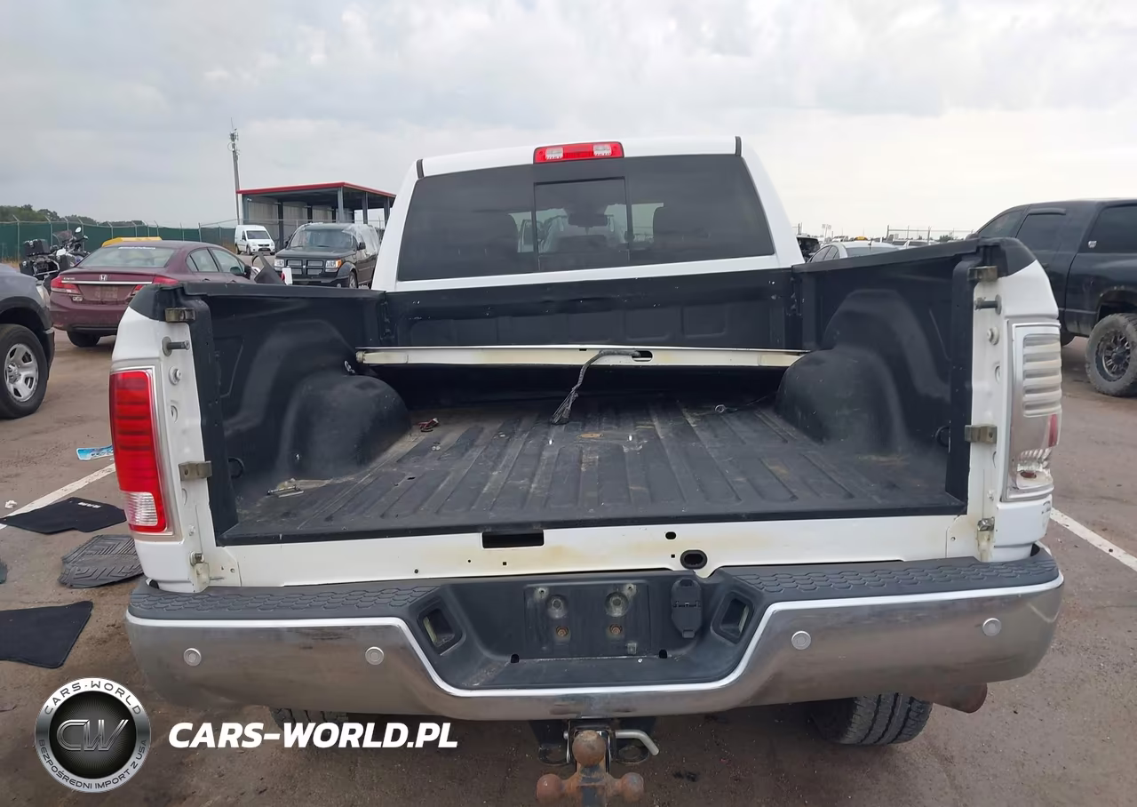 2017 Ram 2500 Laramie 4X4 6'4 Box VIN:3C6UR5FJ7HG532221 - 16
