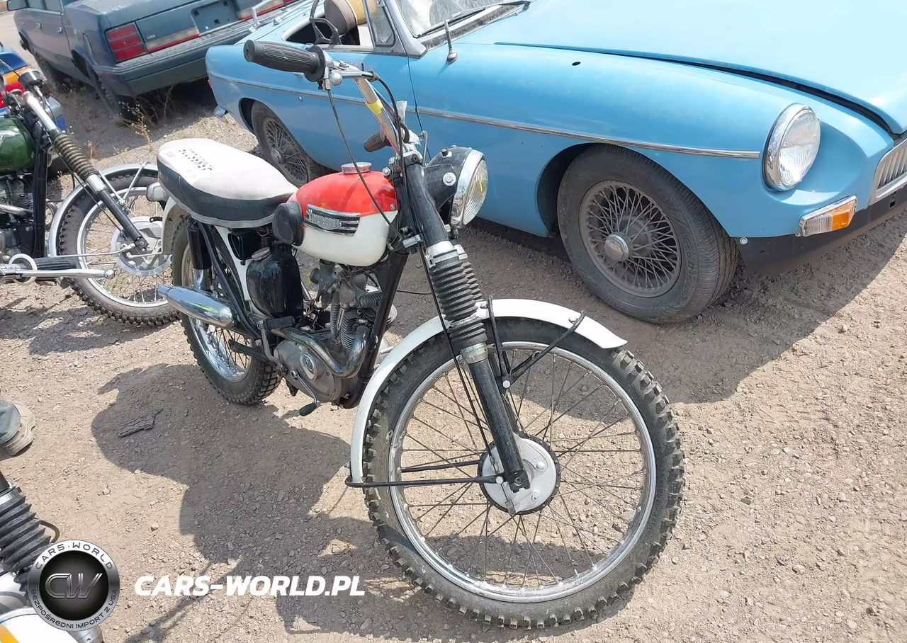 1967 Triumph Motorcycle – zdjęcie 1 z 15