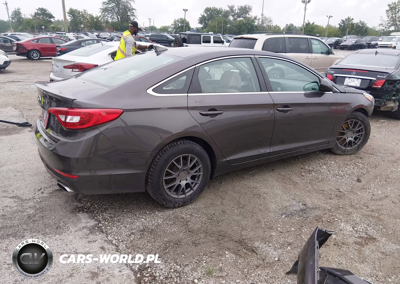 2017 Hyundai Sonata VIN:5NPE24AFXHH575263 - 4
