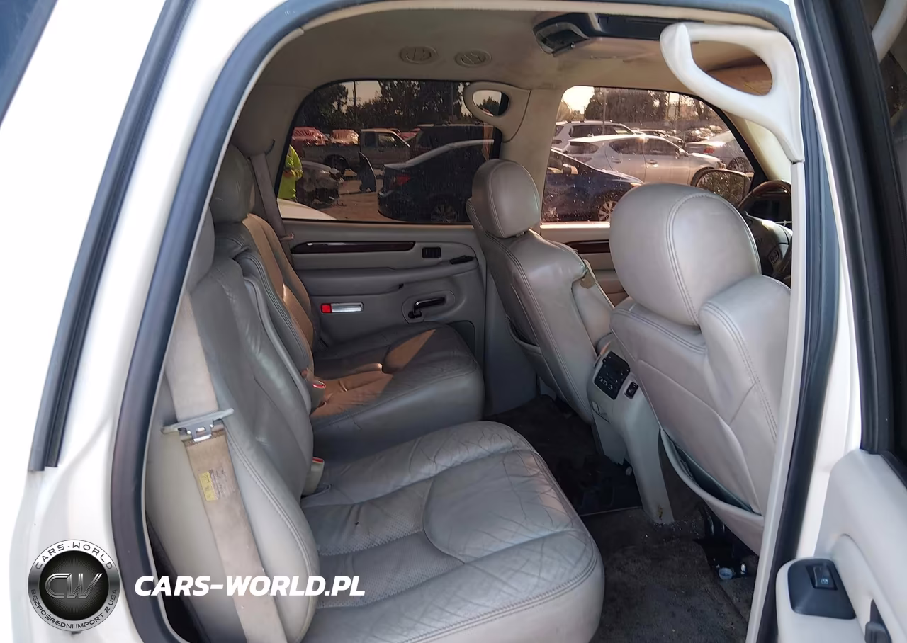 2003 Cadillac Escalade Standard VIN:1GYEC63T33R312460 - 8