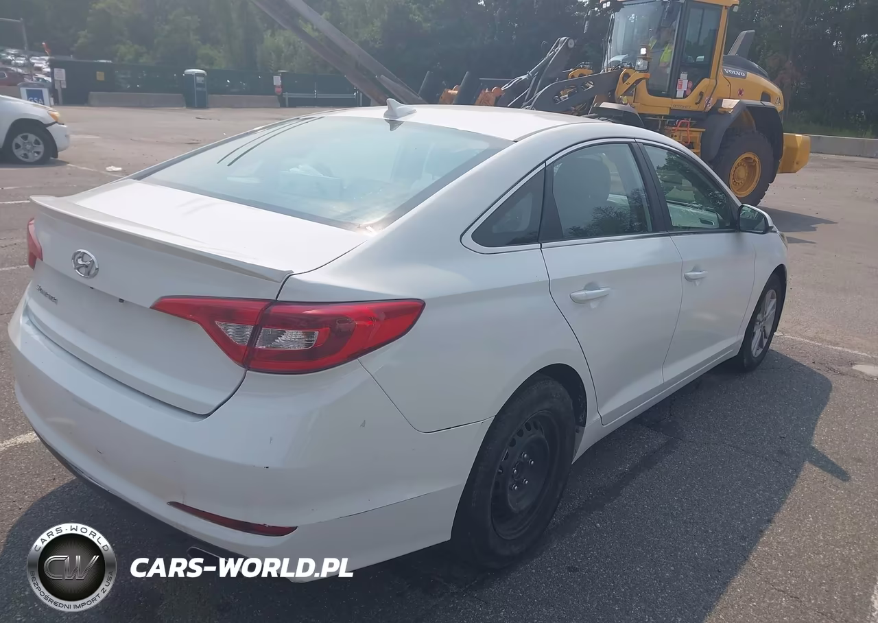 2016 Hyundai Sonata VIN:5NPE24AF9GH394668 - 4