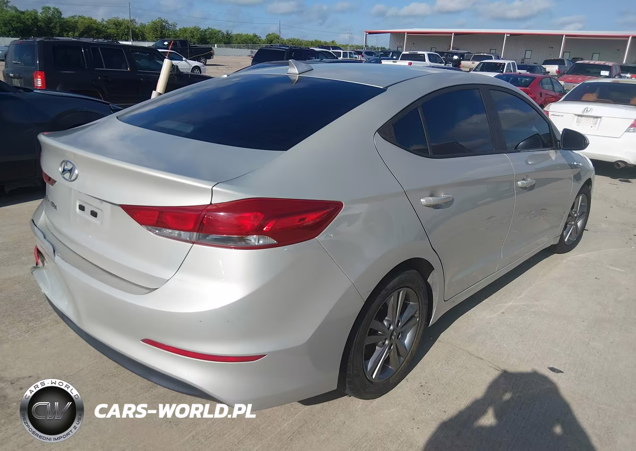 2018 Hyundai Elantra Sel VIN:5NPD84LF9JH281379 - 4