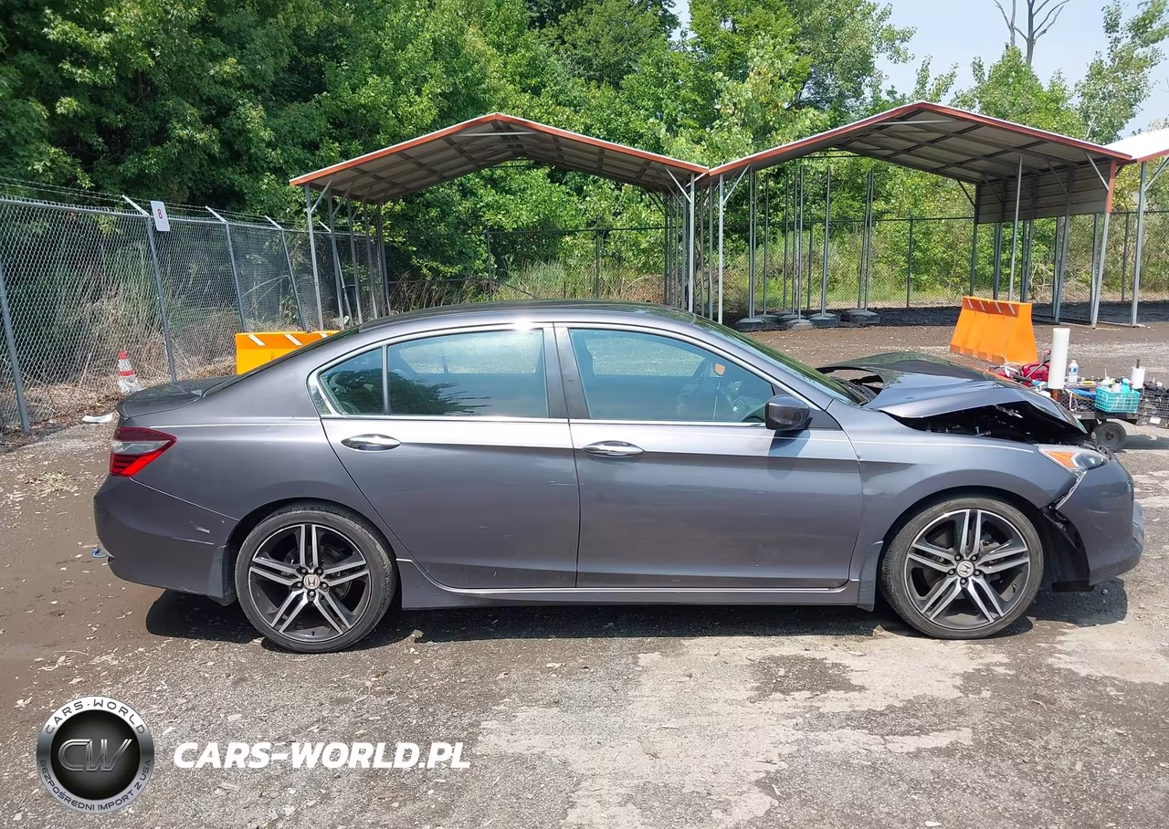2017 Honda Accord Sport VIN:1HGCR2F52HA139684 - 13