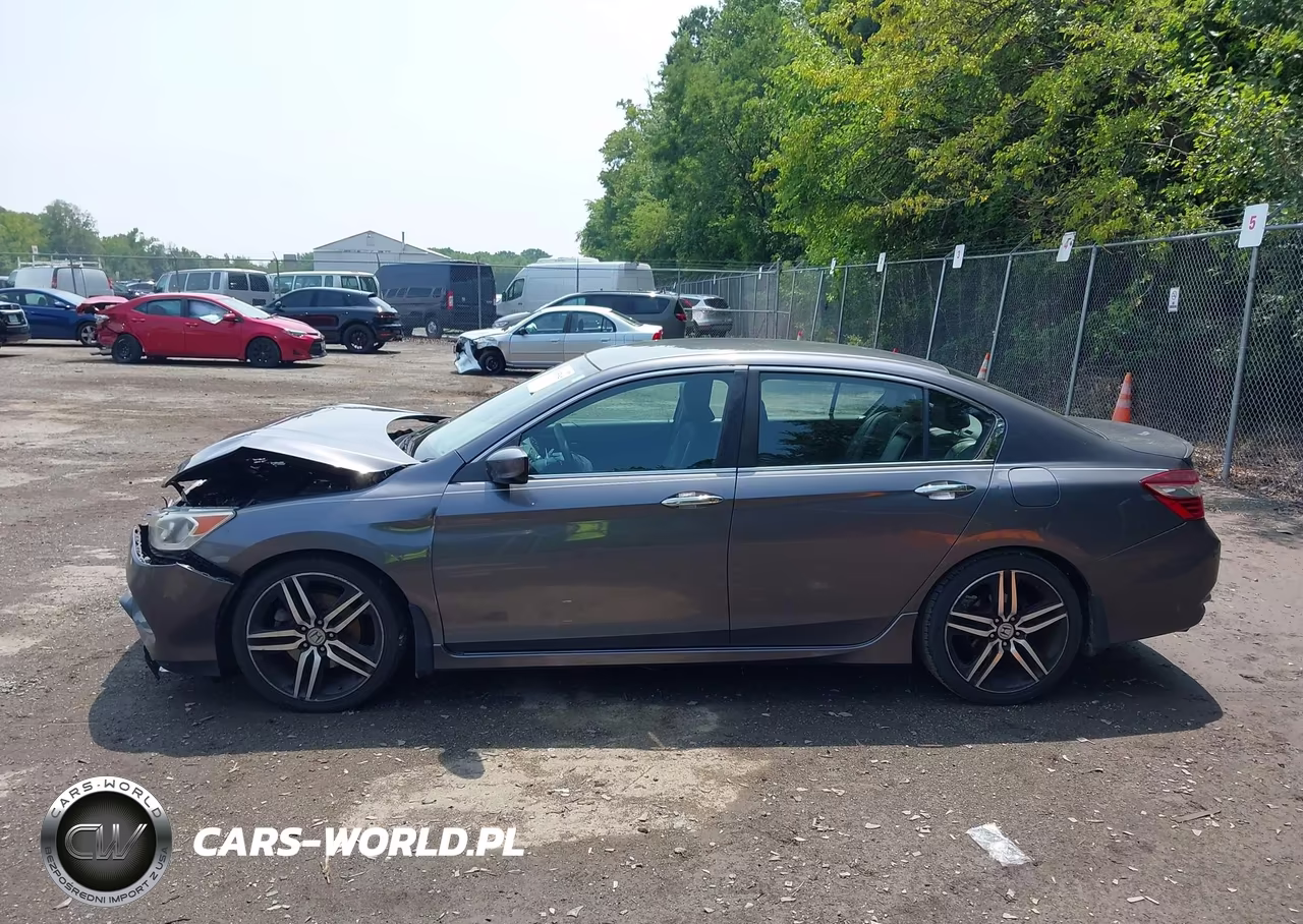 2017 Honda Accord Sport VIN:1HGCR2F52HA139684 - 14