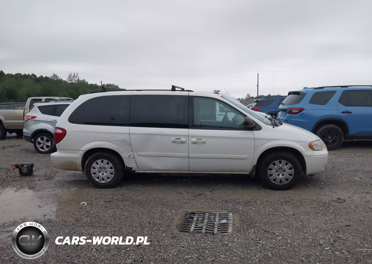 2005 Chrysler Town & Country Lx VIN:2C4GP44RX5R519189 - 13