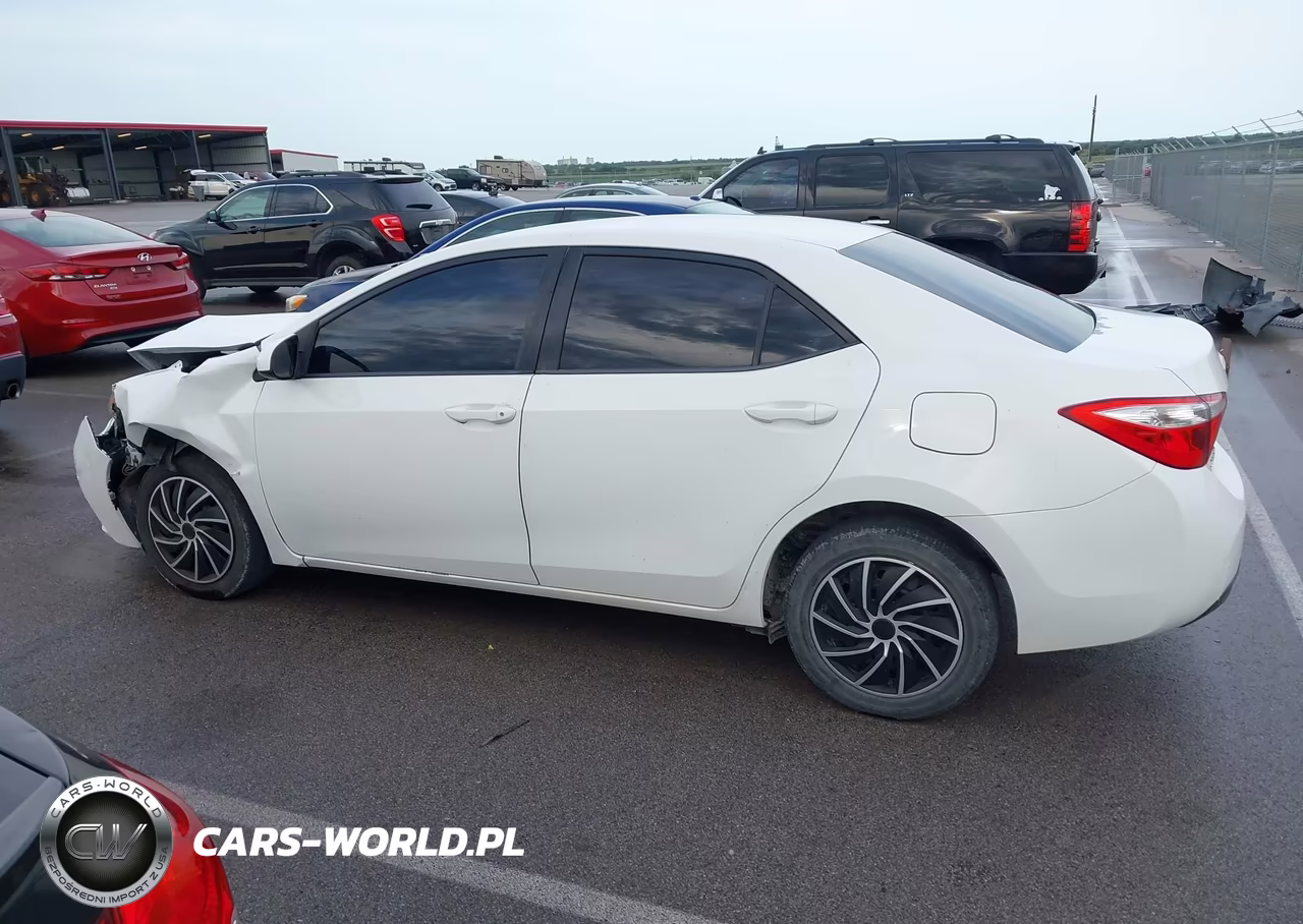 2015 Toyota Corolla Le VIN:5YFBURHE7FP274912 - 14