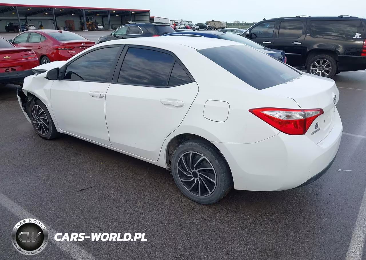 2015 Toyota Corolla Le VIN:5YFBURHE7FP274912 - 3