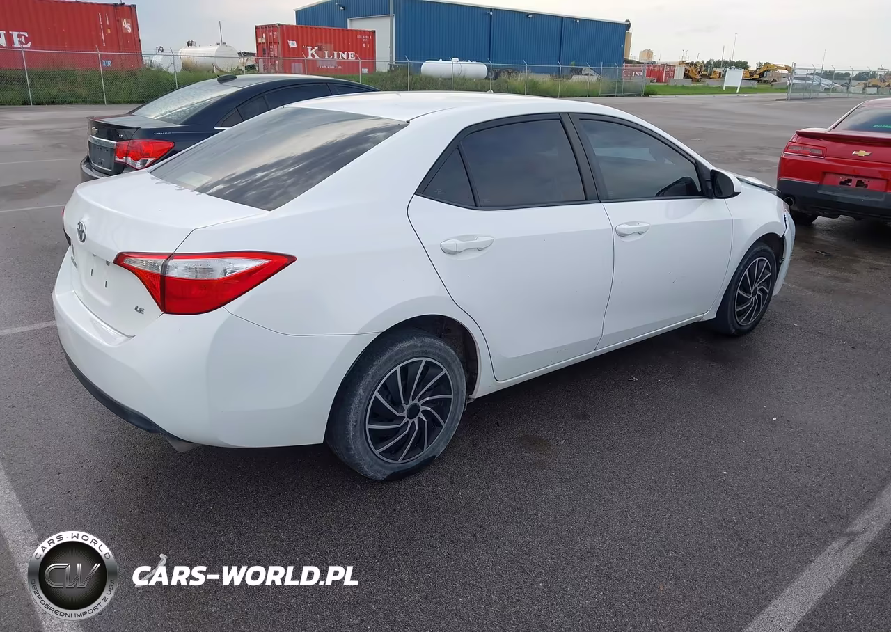 2015 Toyota Corolla Le VIN:5YFBURHE7FP274912 - 4