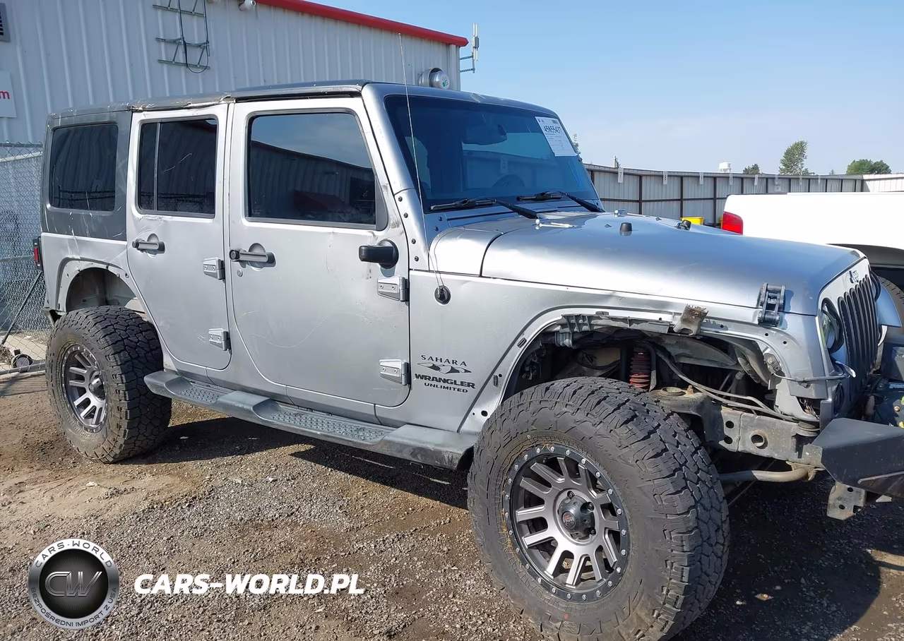 2014 Jeep Wrangler Unlimited Sahara VIN:1C4BJWEG0EL173425 - 13