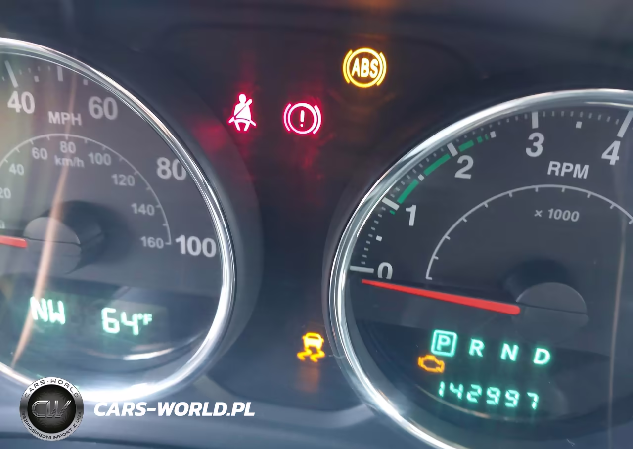 2014 Jeep Wrangler Unlimited Sahara VIN:1C4BJWEG0EL173425 - 7