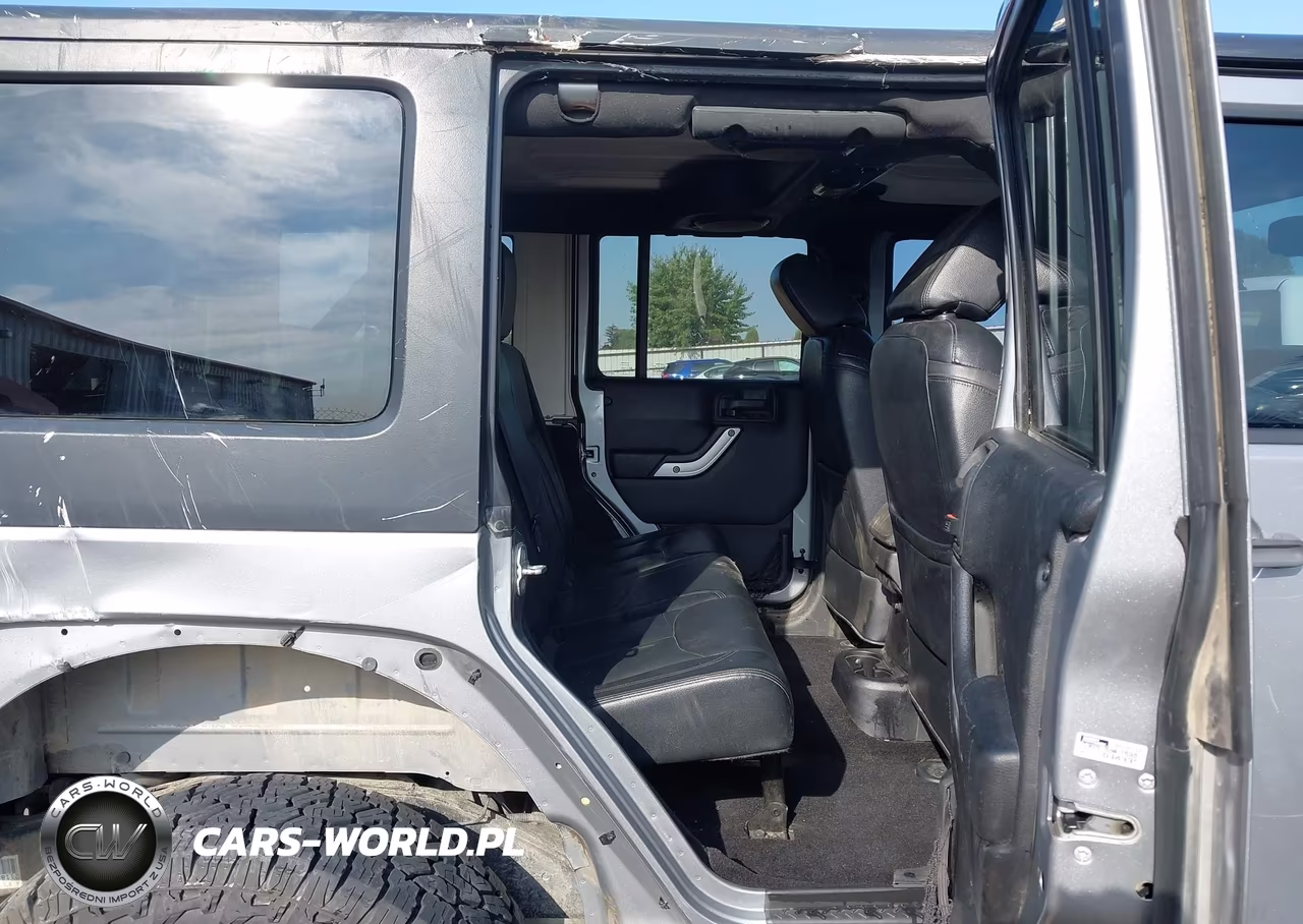 2014 Jeep Wrangler Unlimited Sahara VIN:1C4BJWEG0EL173425 - 8