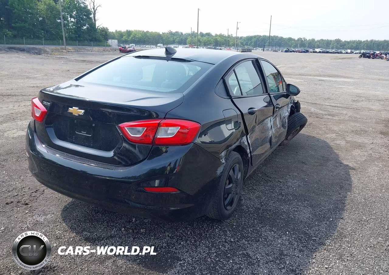 2018 Chevrolet Cruze Ls Auto VIN:1G1BC5SM6J7111036 - 4