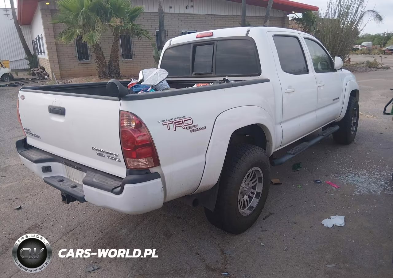 2005 Toyota Tacoma Prerunner V6 VIN:5TEJU62N15Z129084 - 4