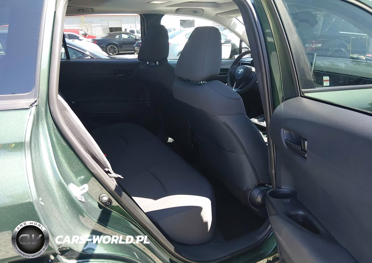 2026 Toyota Corolla Cross Le VIN:7MUBAABG2TV170809 - 19