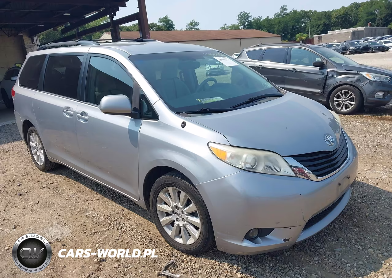 2014 Toyota Sienna Le 7 Passenger – zdjęcie 1 z 16