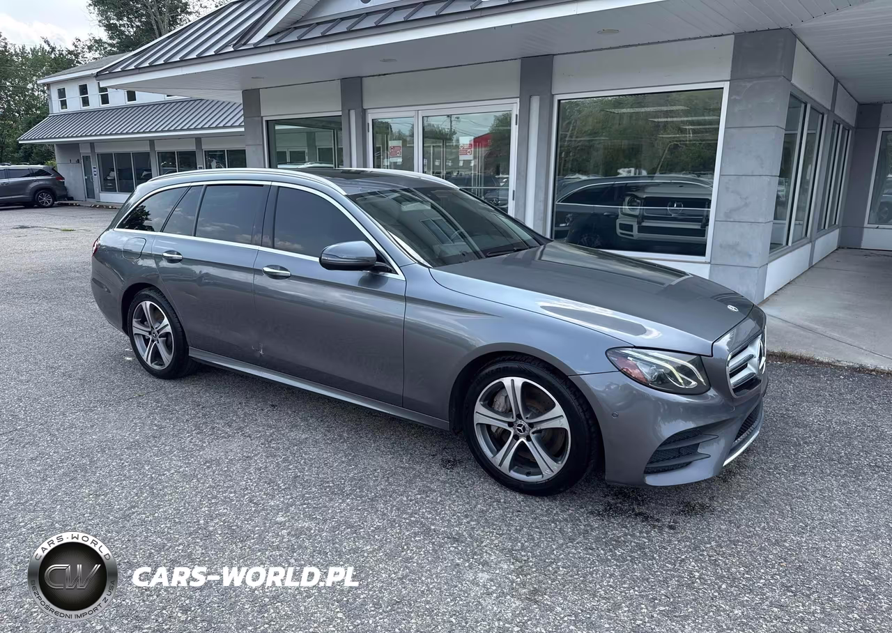 2017 Mercedes-Benz E 400 4Matic – zdjęcie 1 z 10