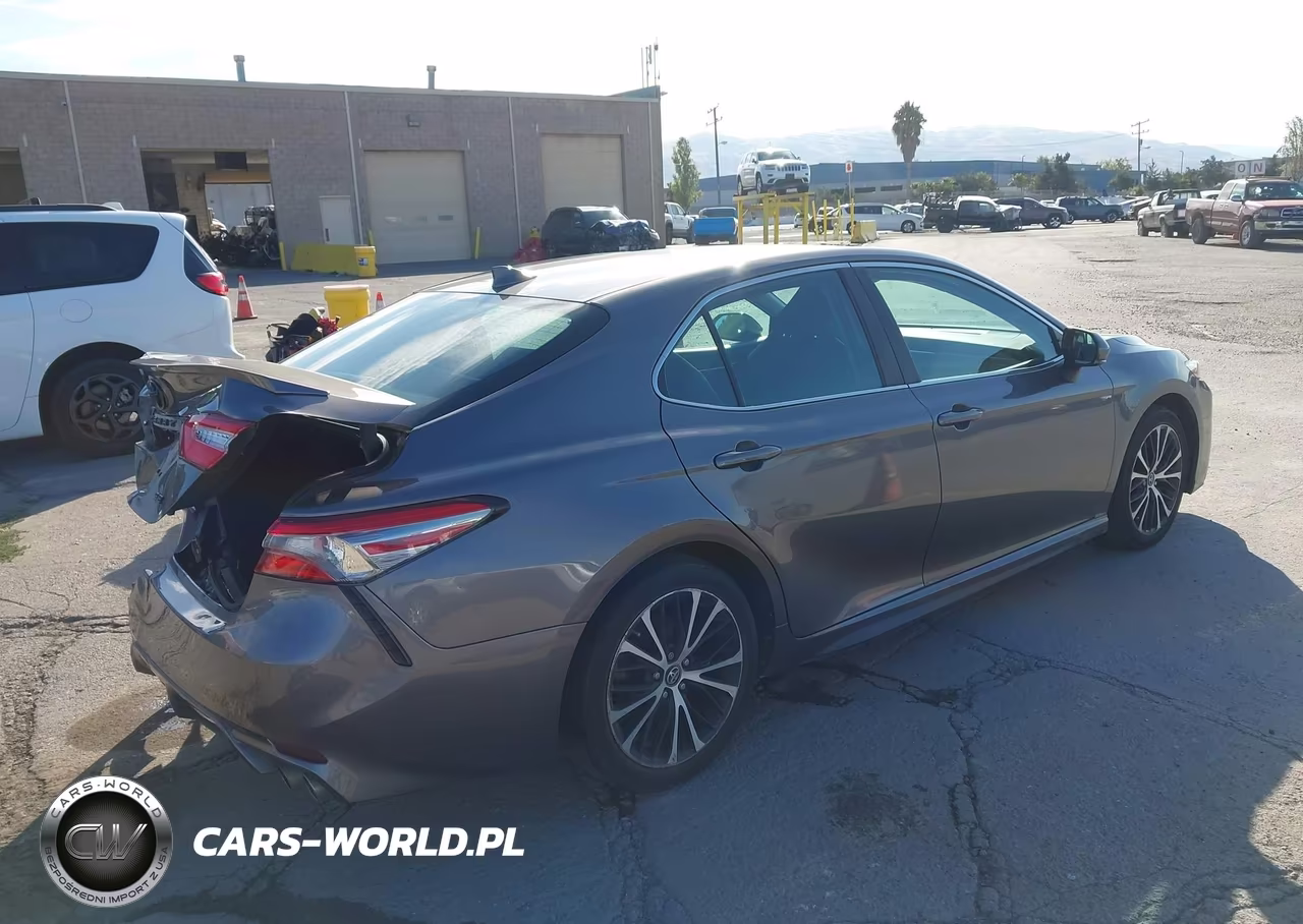 2019 Toyota Camry Se VIN:4T1B11HK4KU833907 - 4