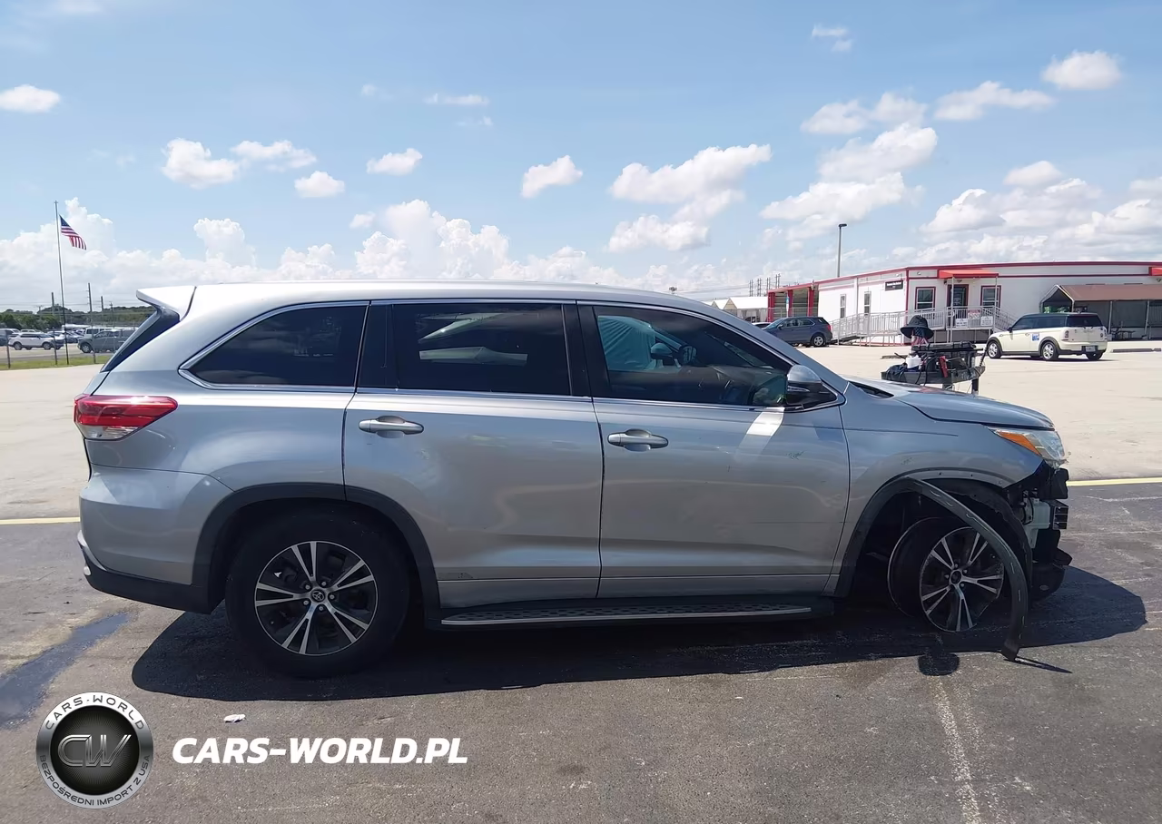 2017 Toyota Highlander Le VIN:5TDZARFH6HS028917 - 13