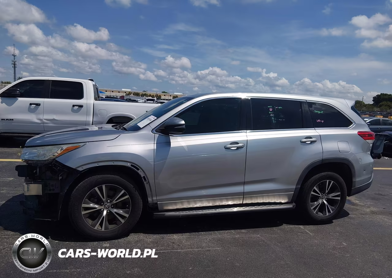2017 Toyota Highlander Le VIN:5TDZARFH6HS028917 - 14