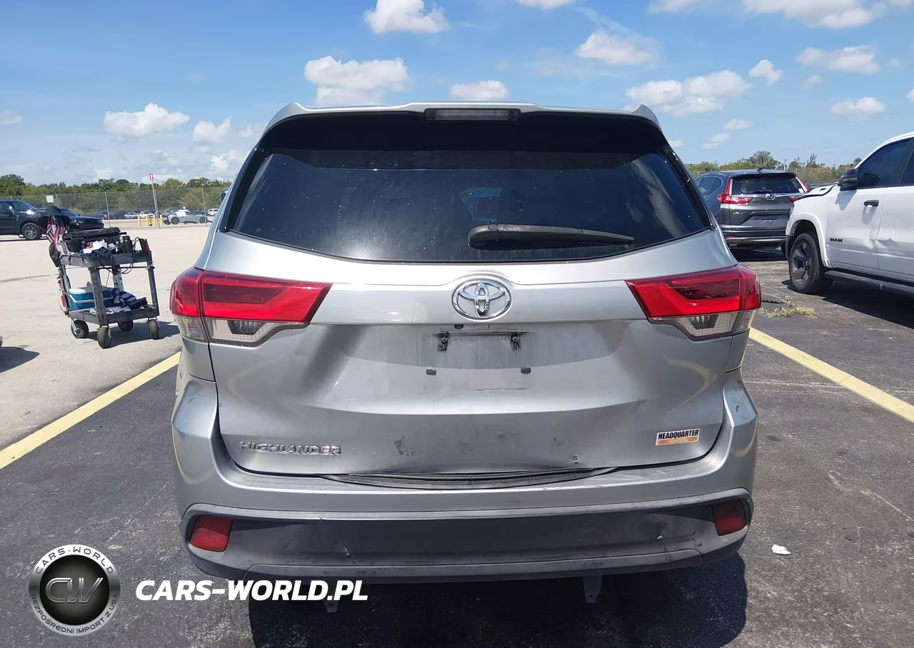 2017 Toyota Highlander Le VIN:5TDZARFH6HS028917 - 16