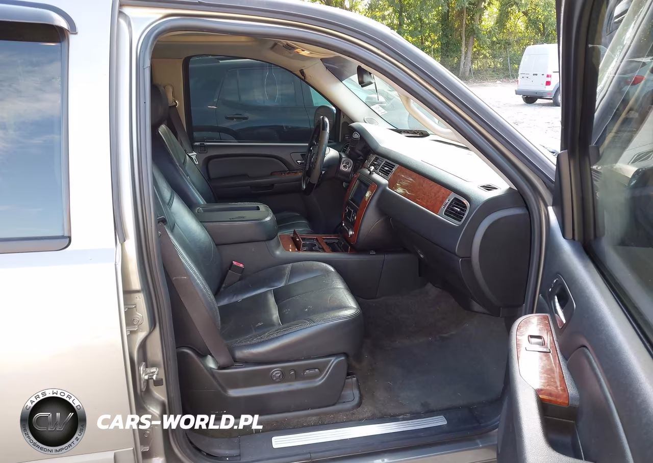 2008 Chevrolet Tahoe Ltz VIN:1GNFC13J08R177187 - 5