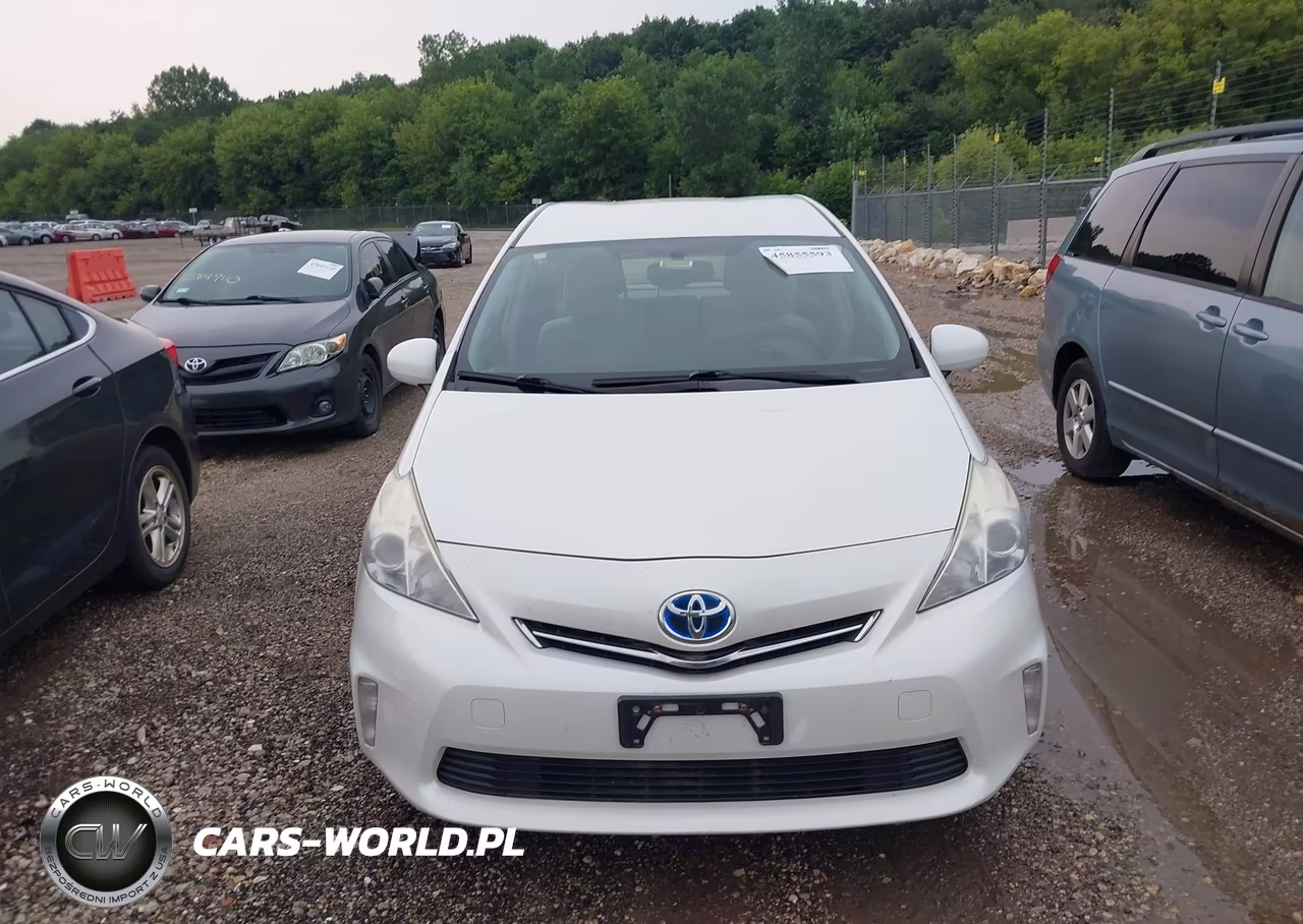 2014 Toyota Prius V Two VIN:JTDZN3EU4EJ000123 - 11