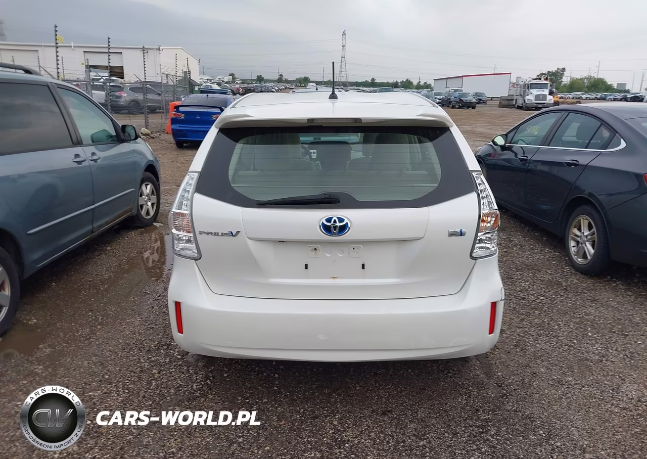 2014 Toyota Prius V Two VIN:JTDZN3EU4EJ000123 - 15