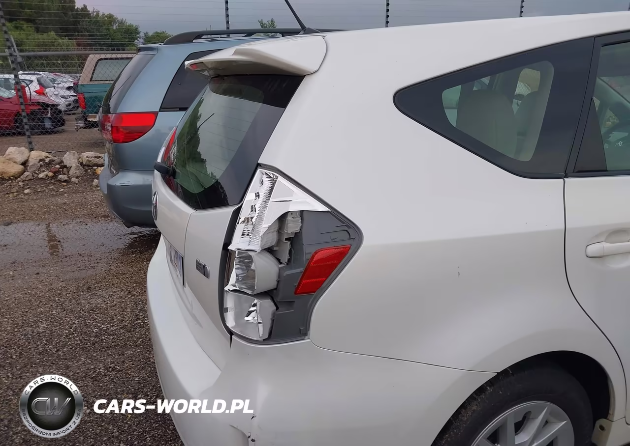 2014 Toyota Prius V Two VIN:JTDZN3EU4EJ000123 - 6