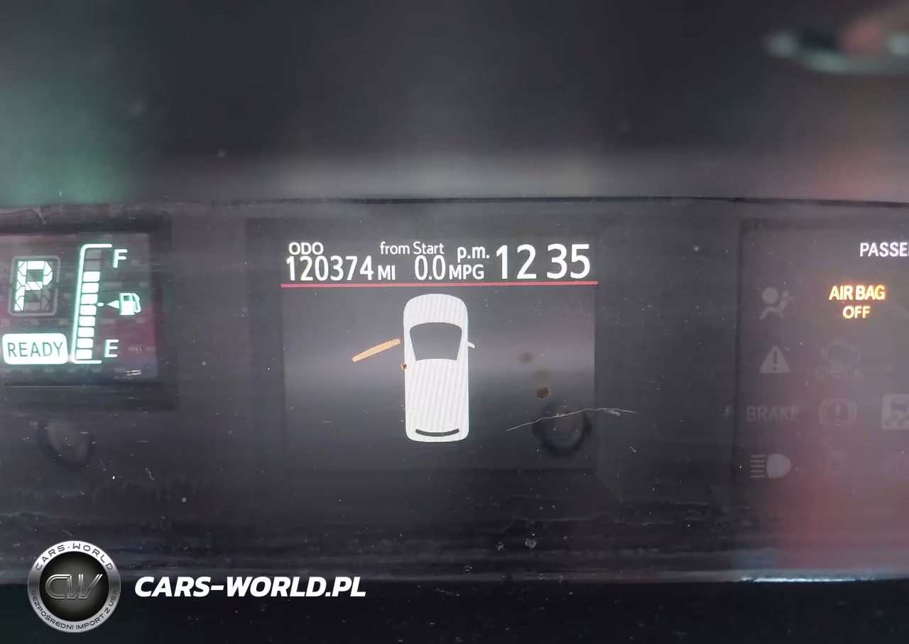 2013 Toyota Prius C One VIN:JTDKDTB35D1555886 - 15