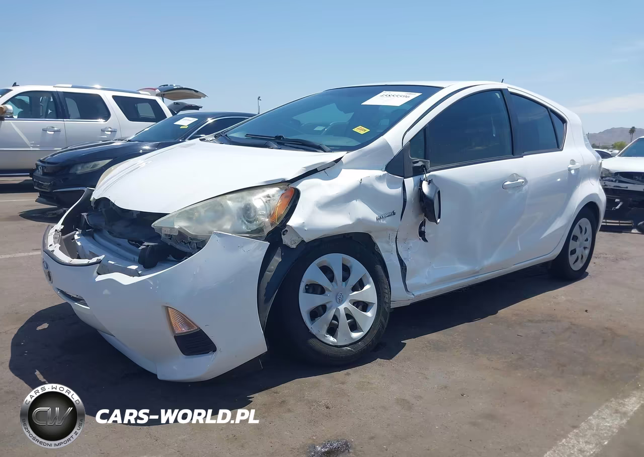 2013 Toyota Prius C One VIN:JTDKDTB35D1555886 - 2