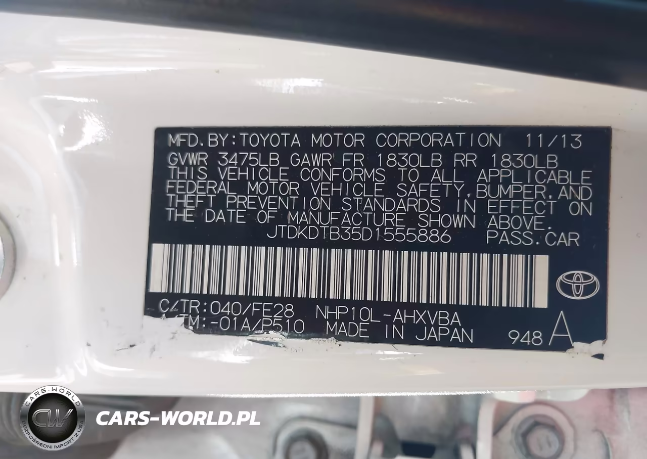 2013 Toyota Prius C One VIN:JTDKDTB35D1555886 - 9
