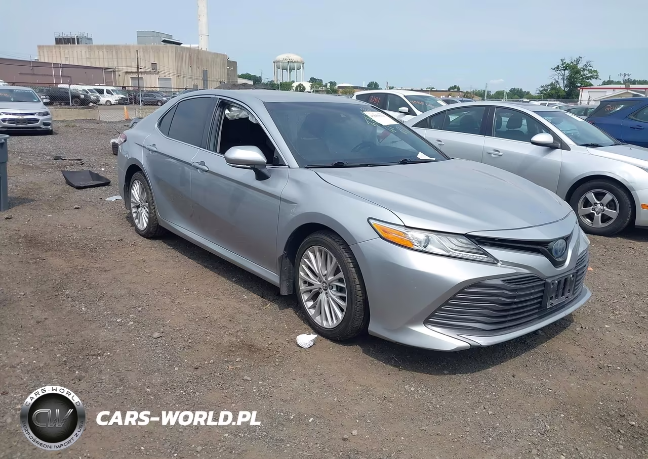 2020 Toyota Camry Xle Hybrid – zdjęcie 1 z 16