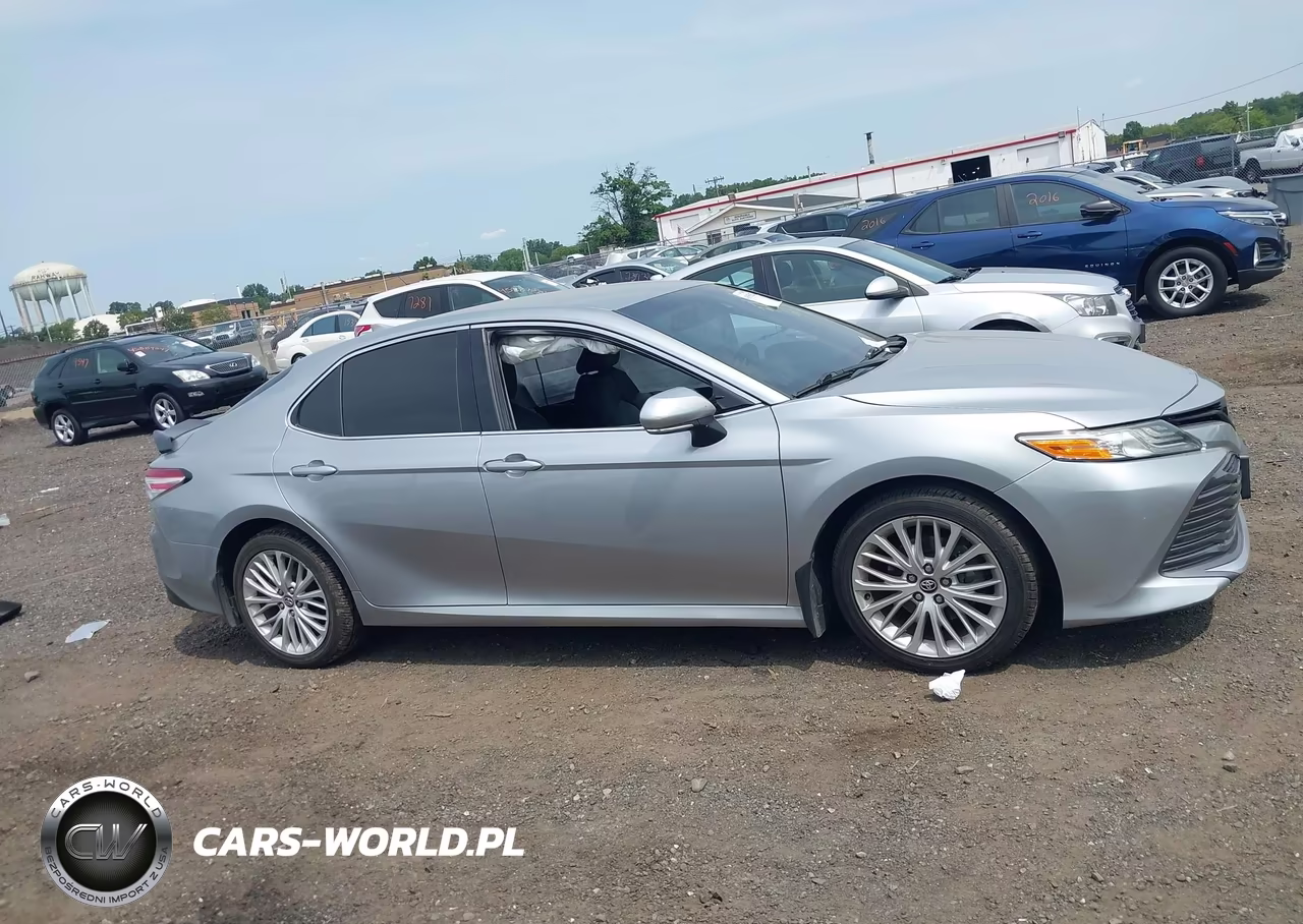 2020 Toyota Camry Xle Hybrid VIN:4T1F31AK3LU523271 - 13