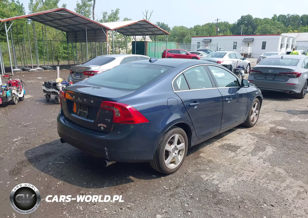2013 Volvo S60 T5-T5 Platinum-T5 Premier-T5 Premier Plus VIN:YV1612FS5D2170192 - 4