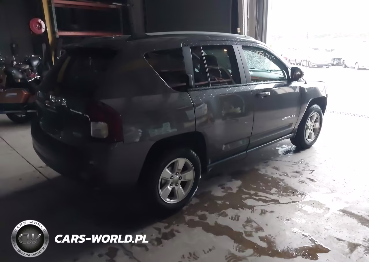 2017 Jeep Compass Latitude VIN:1C4NJCEAXHD206968 - 4
