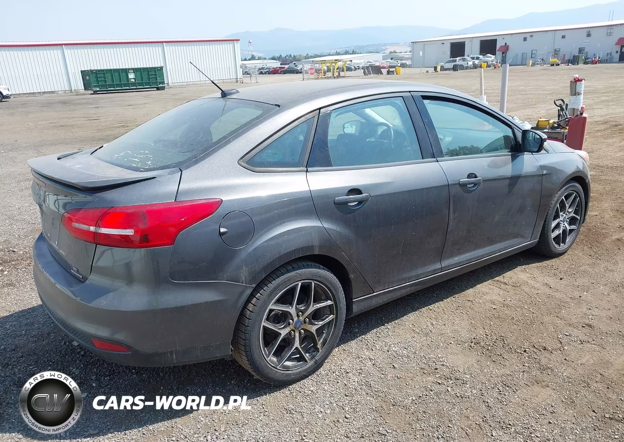 2015 FORD FOCUS SE VIN:1FADP3FE4FL314250 - 4