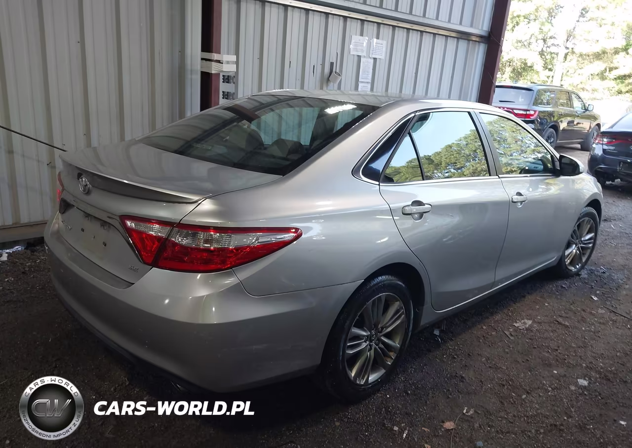 2016 Toyota Camry Se VIN:4T1BF1FK8GU116616 - 4